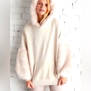 Express One Eleven Women's Faux Fur Jacket Hoodie Size Small Petite